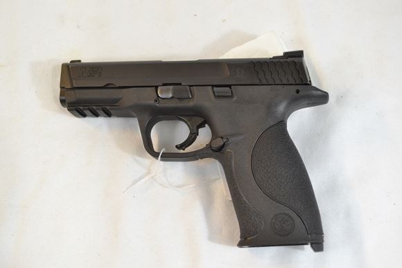 Picture of Used Smith & Wesson M&P9 Semi-Auto 9mm, With 3 Mags & Original Case, Very Good Condition
