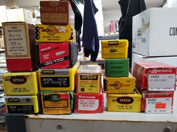 Picture of Used Miscellaneous Reloading Equipment & Components - Some Parts May Be Missing/Damaged, Sold As a Set